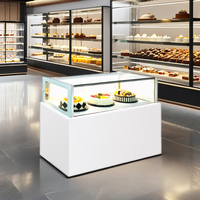 Vitrine Réfrigérée Commerciale à Glace avec Verre Courbé et 2 Portes pour Présenter Macarons, Chocolats et Pâtisseries