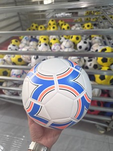 Pallone da <span class=keywords><strong>Calcio</strong></span> VTU 2026 Termosaldato a 20 Pannelli per Allenamento di Club e Partite di Lega, Misura 5, Tutte le Condizioni - Product Image 2