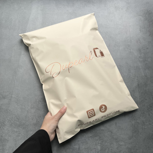 Wholesale Matte Peach Poly Mailers Custom Logo Rose Gold Print Mailing Bags Self‑Seal Poly Shipping Envelopes For Small Business - Product Image 4