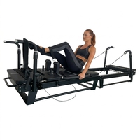 Machine de Pilates Reformer en acier durable pour usage commercial en salle de sport avec rail de roulement silencieux et cuir de couleur personnalisée