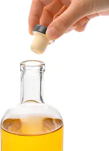 थोक बिक्री वोदका की बोतल ग्लास रचनात्मक डिजाइन वोदका ग्लास रचनात्मक डिजाइन वोदका ग्लास की बोतल और सबसे अच्छी कीमत के साथ