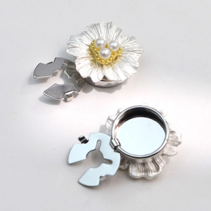 Botones Decorativos de Aleación Dorada con Perlas y Flores de Lujo Shelly al por Mayor, Repuesto para Decoración de Camisas de Mujer, <span class=keywords><strong>Gemelos</strong></span> de Moda - Product Image 4