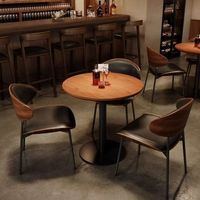 Tables et chaises de restaurant de luxe modernes en bois et métal pour café et salon de thé