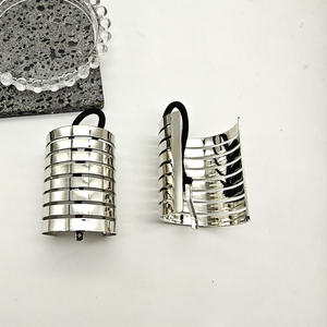 Nouveaux accessoires capillaires haut de gamme de style européen et américain : Élastique et boucle métalliques <span class=keywords><strong>pour</strong></span> la mode 2026, pince à cheveux tressée <span class=keywords><strong>pour</strong></span> queue de cheval - Product Image 3