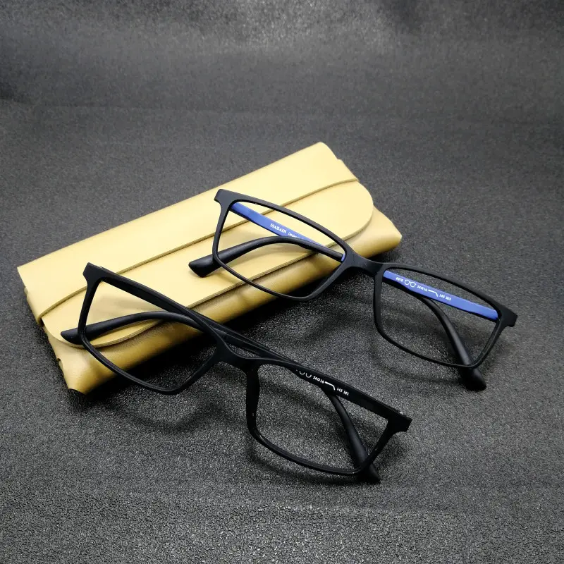 Super leichte benutzer definierte Brille TR90 Gummi dünne klassische deutsche Brille Rahmen für Männer