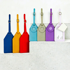 Etiqueta de Equipaje de Cuero PU Suave y Moderna, Personalizada con Nombre, Letra, Patrón y Logotipo, Duradera para Viajes en Avión - Product Image 1