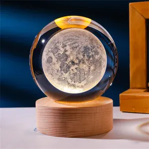 كرة كريستال ثلاثية الأبعاد بإضاءة ليد ليلية، لمبة عرض خشبية بإضاءة LED، كوكب المشتري والنظام الشمسي وكوكب القمر والنيب زُحل