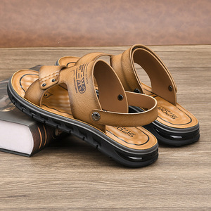 Sandales pour hommes à brides croisées, dessus en PU, semelle extérieure en caoutchouc antidérapante, chaussures décontractées d'été, bout ouvert, design uni - Product Image 3
