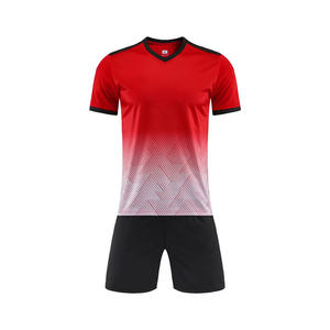 Özel Tasarım Unisex Yetişkin Futbol Forması Şort Takımı 2024 %100 Polyester Nefes Alabilen Hızlı Kuruyan Hafif Özel Oyuncu İsimleri/Takım - Product Image 4