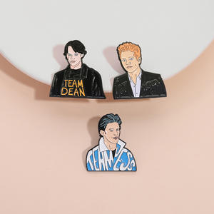 Untuk tiga bersaudara ukiran kerah Ulang Tahun Pin lencana logam dengan desain disesuaikan - Product Image 1