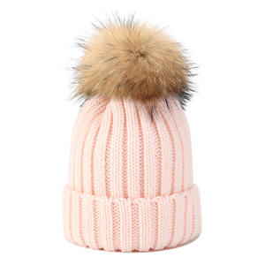 Chapeau d'hiver unisexe en acrylique doux et confortable avec <span class=keywords><strong>pompon</strong></span> pour hommes et femmes caractéristique commune pour le voyage vente en gros <span class=keywords><strong>pas</strong></span> <span class=keywords><strong>cher</strong></span> - Product Image 6