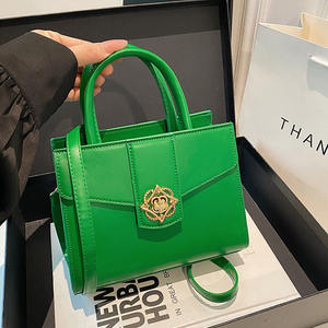 กระเป๋าถือแฟชั่นหรูหราสำหรับผู้หญิงขายส่ง ปี 2024 รุ่นใหม่ สายสะพายเดี่ยว ปิดแบบคลุม ใช้ได้ทุกฤดู - Product Image 1