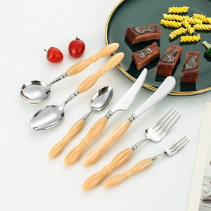<span class=keywords><strong>Set</strong></span> di stoviglie di lusso alla moda con 2025 di lusso con gemme di posate e perle di giada maniglie stoviglie sostenibili per feste - Product Image 1