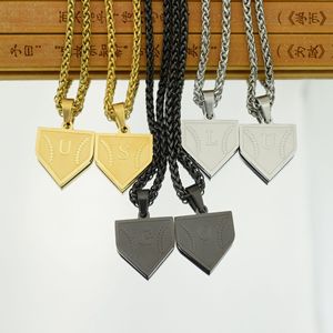 <span class=keywords><strong>SENRAN</strong></span> Collar con colgante de escudo de letra inicial A-Z de acero inoxidable, cadena tipo caja, estilo deportivo, regalo para hombre, 22+2 pulgadas - Product Image 2