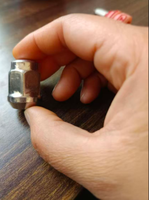 Tuercas y Pernos Pulidos Niquelados de 12*1.5mm con Indicador de Tuerca Suelta para Ruedas de Automóviles