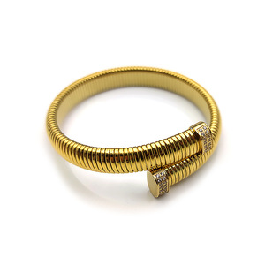 Bracelet élastique réglable à trois boucles |   Acier inoxydable plaqué or 18 carats PVD pour femmes |   Hypoallergénique et imperméable - Product Image 6