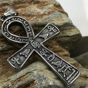 Yiwu Aceon Hewan Tepi Meningkat Baja Tahan Karat Di Ankh Minyak Hitam Antik Pria Liontin Salib Kitab Suci Mesir - Product Image 2