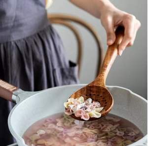 طقم أدوات مطبخ من خشب الساج الطبيعي 6 من أدوات الطبخ مع حامل. أواني خشبية غير لاصقة ، مجموعة متينة للطبخ الكبيرة - Product Image 4