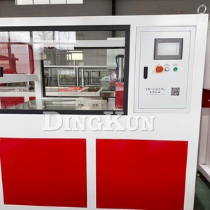 Machines de production de profilés en plastique, machines de fabrication de profilés PVC, ligne d'extrusion de profilés PVC pour clôtures/bordures/fenêtres - Product Image 6