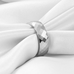 Bagues de couple en acier tungstène à facettes polygonales 4,6 mm, bijoux unisexes de mariage, forme géométrique - Product Image 2