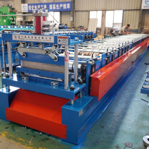 Machine de profilage à froid pour panneaux de base de dalles de plancher en treillis, machine de fabrication de plaques inférieures de pont en treillis galvanisé, directement de l'usine - Product Image 1