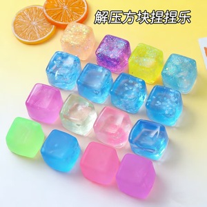 Palline di Maltosio Luminose, Giocattoli Sensoriali Morbidi, Cubo Antistress con Fiocchi di Neve Fluorescenti all'Interno - Product Image 6