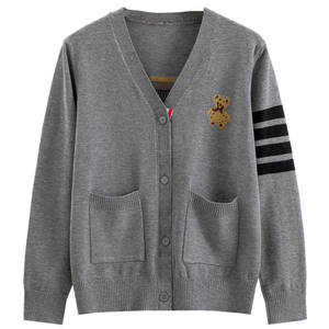 2025 collezione autunno inverno Casual stile College <span class=keywords><strong>Cardigan</strong></span> maglione orso <span class=keywords><strong>grigio</strong></span> da <span class=keywords><strong>donna</strong></span> a quattro strisce TB maglia corta - Product Image 5