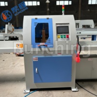 Scie CNC bois triangulaire haute vitesse Coupe transversale avec servomoteur de precision Alimentation automatique