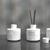 C & H Diffuseur de roseaux en céramique gaufrée de Noël avec bâtonnets Vessel Private Label 100ml Coffret cadeau