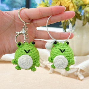 Porte-clés grenouille en peluche amigurumi au crochet, porte-bonheur créatif, fait main, mini grenouille en tricot et crochet - Product Image 6