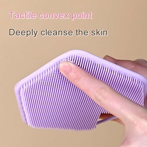 Cepillo de baño de mango corto con depurador de silicona suave Cepillo de ducha ovalado de moda Herramienta de masaje corporal exfoliante - Product Image 4