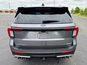 SUV Ford Explorer PLATINUM d'occasion - Product Image 2