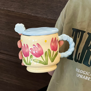 Taza de cerámica con diseño de tulipanes, con tapa y asa, estampado de flores, regalo para amigos, regalo de cumpleaños, verano 2024 - Product Image 2