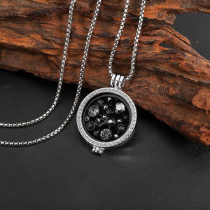 Collier pendentif diamant en acier inoxydable noir, circulaire avec diamants taille brillant, unisexe, pour usage quotidien - Product Image 1