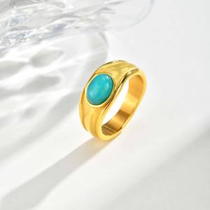 Anillo vintage de acero inoxidable chapado en oro para mujer, con incrustaciones de amazonita natural ovalada, minimalista, elegante y ajustable. - Product Image 1