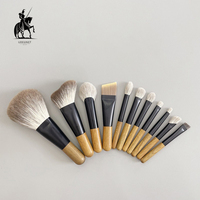 Ensemble de 11 pinceaux de maquillage en poils de renard des neiges avec manche en bois de santal vert pour poudre, blush, contour et fard à paupières