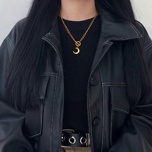 Mode femmes bijoux en acier inoxydable <span class=keywords><strong>collier</strong></span> 18K OT boucle géométrique <span class=keywords><strong>collier</strong></span> <span class=keywords><strong>à</strong></span> <span class=keywords><strong>l</strong></span>'<span class=keywords><strong>envers</strong></span> <span class=keywords><strong>lune</strong></span> pendentif <span class=keywords><strong>collier</strong></span> - Product Image 2