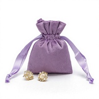 Petite pochette en velours personnalisée avec ruban en satin, sac à cordon en velours doux pour bijoux, emballage cadeau