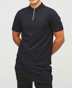 Conjunto de Polo y Pantalones Cortos Deportivos de Algodón, Cuello con Cierre, Estampado, Estilo Casual, Transpirable, Corte Ajustado, Color Negro - Product Image 1