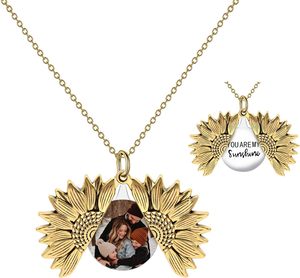 Collana con medaglione di girasole con foto personalizzata SLOONG "tu sei <span class=keywords><strong>il</strong></span> <span class=keywords><strong>mio</strong></span> sole" <span class=keywords><strong>gioielli</strong></span> incisi regalo per la festa della mamma per le donne - Product Image 2