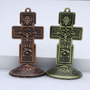 Antiek zinken orthodox tafelkruis met reliëf, heilig icoon, staand kruisbeeld, religieus auto-decoratie beeldje, groothandel - Product Image 1
