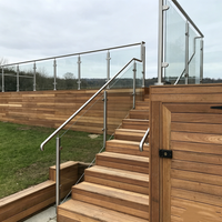 Système de balustrade sans cadre en acier inoxydable 304 moderne et personnalisable, monté au sol, résistant à la rouille, pour escalier