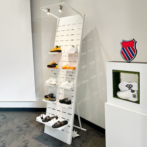 Présentoir pliable Mingtang pour <span class=keywords><strong>expo</strong></span>, un présentoir pliable pour exposer les skis, les casques, les vêtements et les chaussures. - Product Image 1