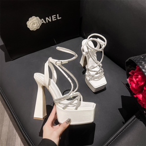 ลดราคาสุดฮอต 2024 รองเท้าส้นสูงแบบไขว้ ดีไซน์หรูหรา สวยสง่า เซ็กซี่  คุณภาพพรีเมียม ติดกาวอย่างดี - Product Image 2