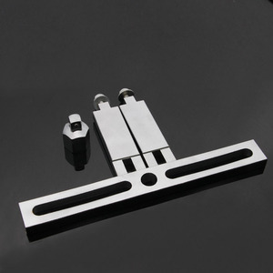 Clé spéciale pour le retrait du bouchon de réservoir de carburant de voiture, en acier inoxydable, type à angle droit, design incurvé haut de gamme, pour couvercle de pompe à essence - Product Image 1