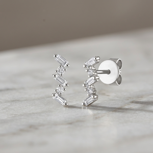 Pendientes de tuerca geométricos de formas mixtas con diamantes talla baguette de 0.24 quilates, chapados en oro de 14k/18k y oro rosa, estilo moderno y lindo para compromiso. - Product Image 3