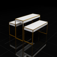 Ensemble de 3 tables d'exposition imbriquées à cadre métallique doré, plateau rectangulaire blanc, présentoir à étages pour boutique