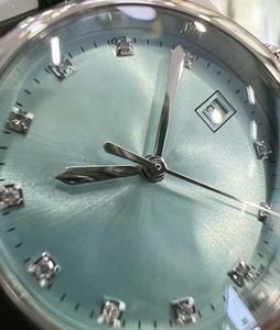 Reloj de Mujer Azul, Elegante, de Acero Fino, de Calidad y Lujo - Product Image 4