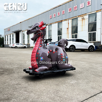 Modèle de dinosaure à pied personnalisé en fibre de verre d'intérieur Dragon Ride pour enfants pour les centres commerciaux et les aéroports en métal