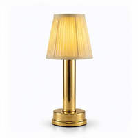 Lampe de table LED sans fil rechargeable avec abat-jour en tissu plissé pour maisons modernes et hôtellerie (vente en gros)